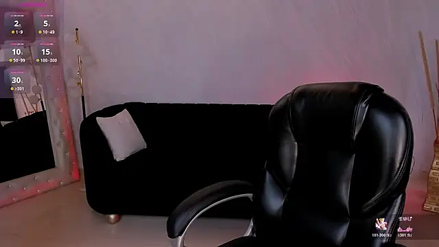 Snapshot of HannaConnor_ chatting on 05-13-26, 08:06 HannaConnor online show from 05-13-26, 08:06