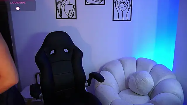 AliceHarper  online show from 06-05-26, 02:56