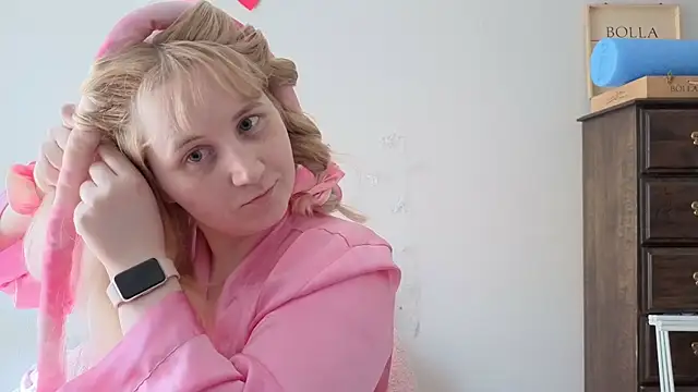 Snapshot of Glitch_Witch chatting on 05-21-26, 04:03 Glitch Witch online show from 05-21-26, 04:03
