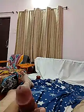 Snapshot of roadtucker123 chatting on 02-13-25, 04:17 roadtucker123 online show from 02-13-25, 04:17