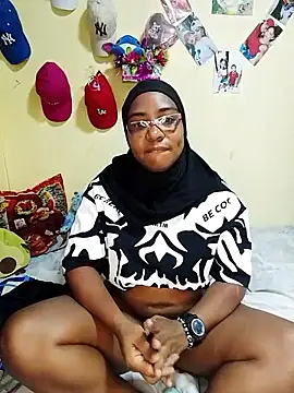 Aaliyah brown online show from 11-25-25, 02:06