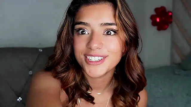 Snapshot of Rebecca_055 chatting on 11-01-25, 04:14 Rebecca 055 online show from 11-01-25, 04:14