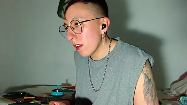 Snapshot of Sexyboy_666 chatting on 12-02-25, 09:32 Sexyboy 666 online show from 12-02-25, 09:32