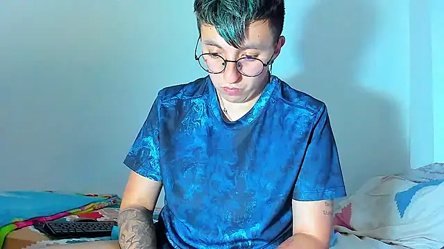 Snapshot of Sexyboy_666 chatting on 12-16-25, 12:59 Sexyboy 666 online show from 12-16-25, 12:59