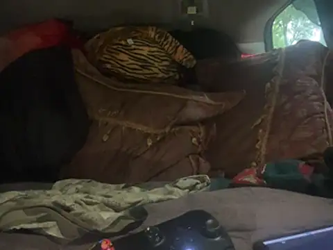 SlimeCrownzOut5 online show from 04-22-26, 03:02