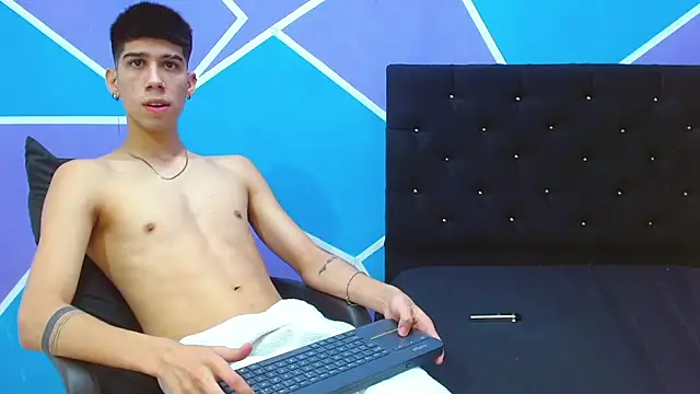 Snapshot of jhony-sex chatting on 12-24-24, 08:11 jhony-sex online show from 12-24-24, 08:11