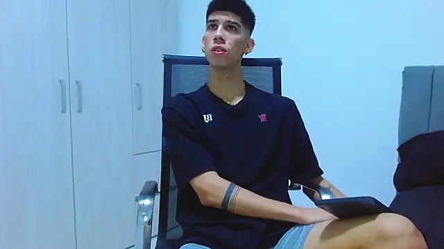 Snapshot of jhony-sex chatting on 09-20-25, 03:07 jhony-sex online show from 09-20-25, 03:07