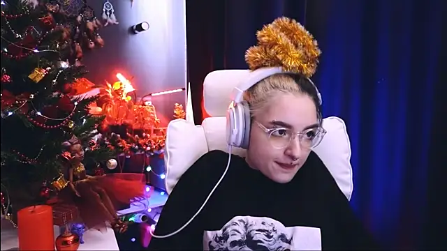 Avi Nile online show from 12-22-24, 05:56