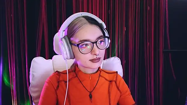 Avi Nile online show from 03-18-25, 01:43