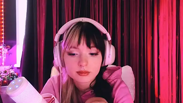 Snapshot of Avi_Nile chatting on 01-14-26, 03:01 Avi Nile online show from 01-14-26, 03:01