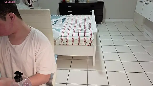 Lorenzo hernandez online show from 12-15-25, 04:33