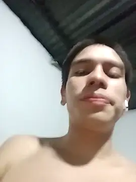 Snapshot of Mrdetonador chatting on 10-09-25, 10:19 Mrdetonador online show from 10-09-25, 10:19