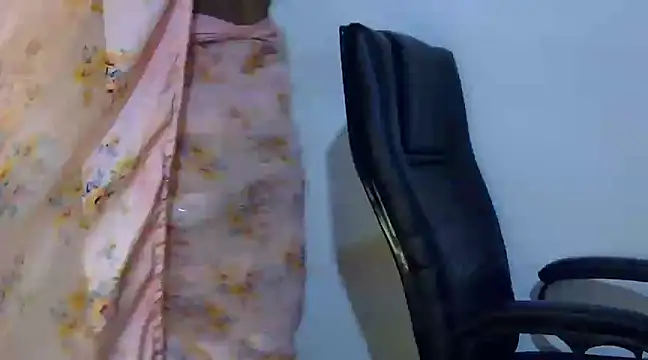 Snapshot of lola-__ chatting on 12-12-24, 07:15 lola- online show from 12-12-24, 07:15