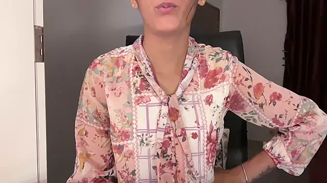 lola-   online show from 07-01-26, 03:01