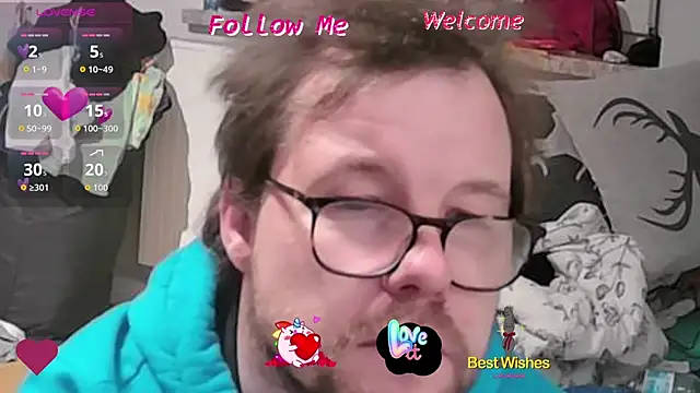 Snapshot of larsgessner30 chatting on 10-24-25, 09:22 larsgessner30 online show from 10-24-25, 09:22