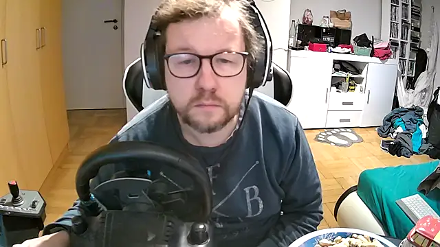 Snapshot of larsgessner30 chatting on 10-27-25, 03:49 larsgessner30 online show from 10-27-25, 03:49