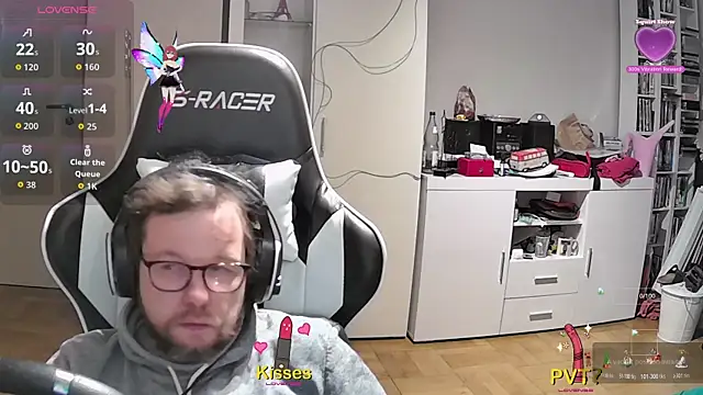 Snapshot of larsgessner30 chatting on 11-13-25, 09:14 larsgessner30 online show from 11-13-25, 09:14