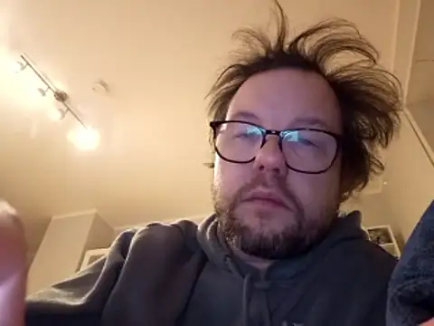 Snapshot of larsgessner30 chatting on 01-08-26, 10:34 larsgessner30 online show from 01-08-26, 10:34