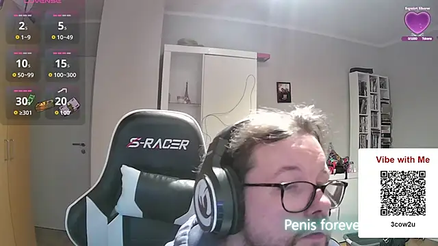 Snapshot of larsgessner30 chatting on 01-16-26, 10:03 larsgessner30 online show from 01-16-26, 10:03