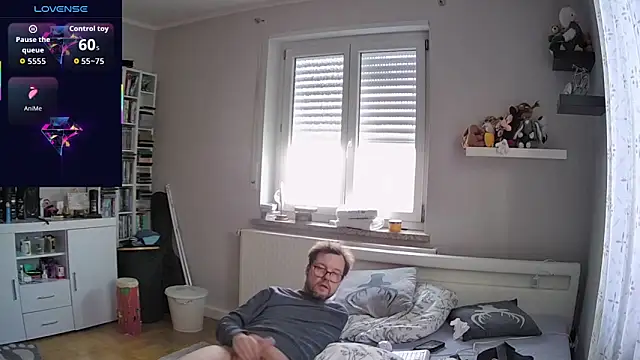 Snapshot of larsgessner30 chatting on 03-08-26, 03:27 larsgessner30 online show from 03-08-26, 03:27