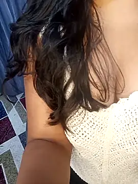 Snapshot of Tanvi-patil chatting on 07-19-26, 07:06 Tanvi-patil online show from 07-19-26, 07:06