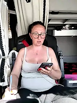 cuplubijoanna online show from 04-15-26, 01:51