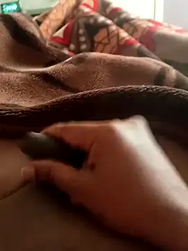 Snapshot of SexyMama_boy chatting on 10-04-25, 05:49 SexyMama boy online show from 10-04-25, 05:49