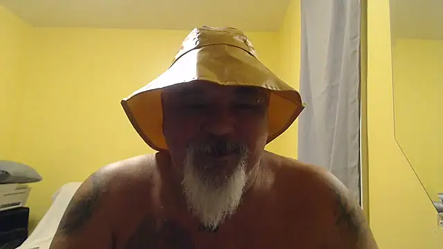 Newfiesausage1972 online show from 11-12-25, 11:54