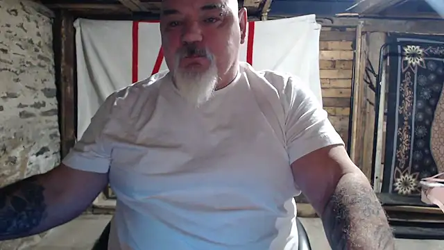 Newfiesausage1972 online show from 01-16-26, 09:57