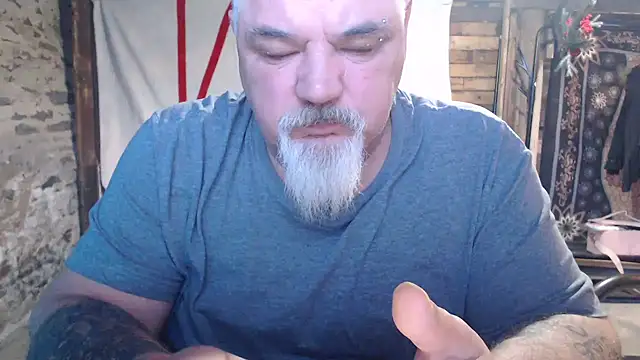 Newfiesausage1972 online show from 02-02-26, 12:59