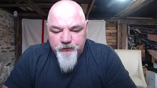 Newfiesausage1972 online show from 02-19-26, 03:19