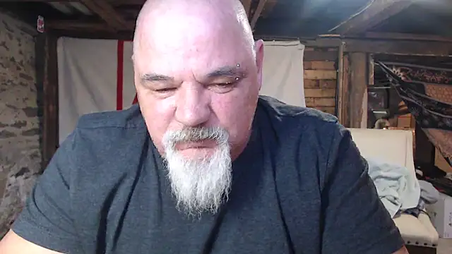 Newfiesausage1972 online show from 03-01-26, 10:12