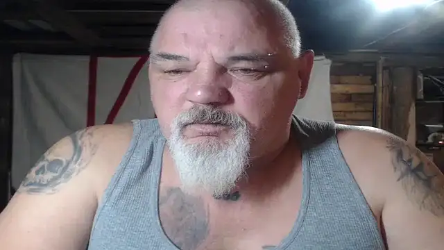 Newfiesausage1972 online show from 03-14-26, 09:04