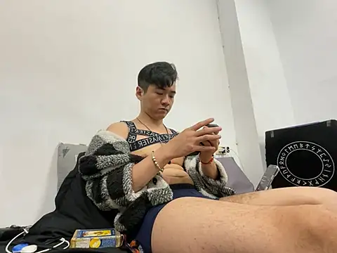 Snapshot of Adam_XDZ chatting on 04-04-26, 10:57 Adam XDZ online show from 04-04-26, 10:57