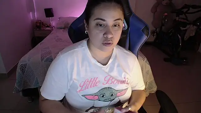 LauraHawkes online show from 06-27-26, 05:01