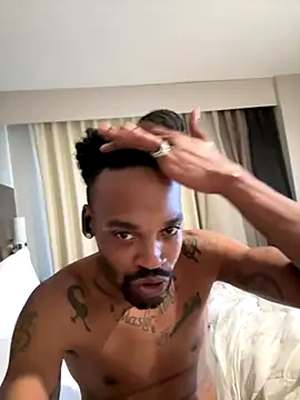 1BeautyN1Beast online show from 11-03-25, 07:26