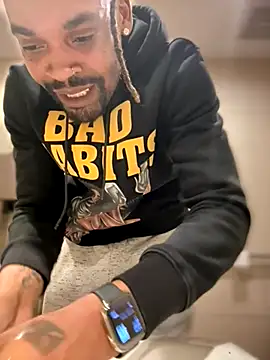 1BeautyN1Beast online show from 11-17-25, 07:30