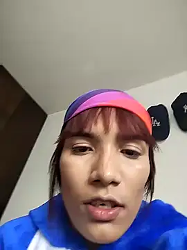 Snapshot of Yaumiko chatting on 12-31-24, 11:53 Yaumiko online show from 12-31-24, 11:53