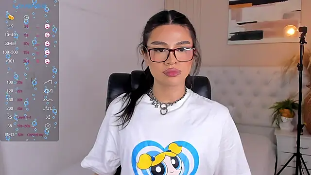 Snapshot of LOISE-XX chatting on 07-31-26, 02:44 LOISE-XX online show from 07-31-26, 02:44