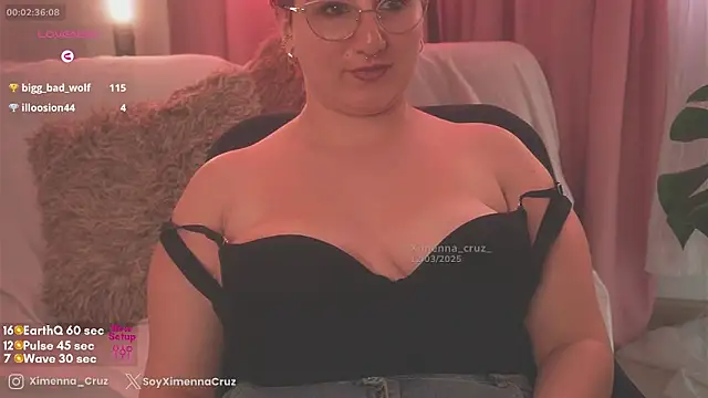 Snapshot of Ximenna_Cruz chatting on 03-12-25, 09:24 Ximenna Cruz online show from 03-12-25, 09:24