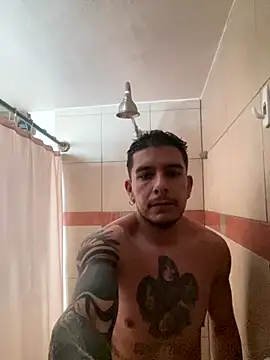 Snapshot of Molly1993rrrrrrrf chatting on 10-31-25, 11:06 Molly1993rrrrrrrf online show from 10-31-25, 11:06