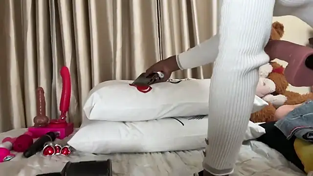 Snapshot of SexyAudreyFuck chatting on 11-12-25, 11:47 SexyAudreyFuck online show from 11-12-25, 11:47