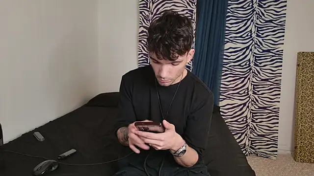 Snapshot of JackDesFeux chatting on 05-14-26, 04:41 JackDesFeux online show from 05-14-26, 04:41