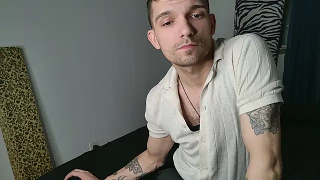 Snapshot of JackDesFeux chatting on 05-27-26, 04:09 JackDesFeux online show from 05-27-26, 04:09