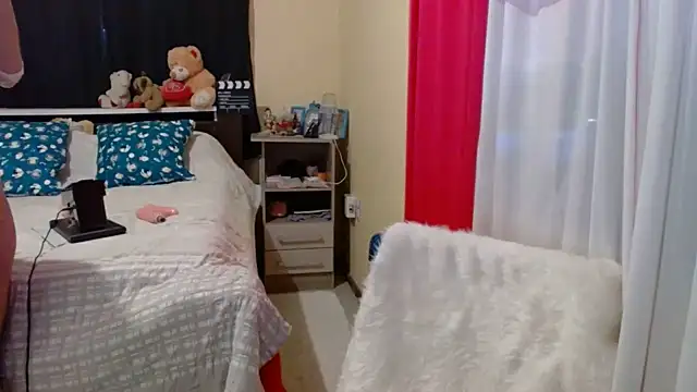 Snapshot of Brunna_Ella chatting on 06-25-26, 05:50 Brunna Ella online show from 06-25-26, 05:50