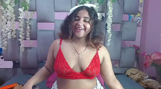 Sofia Hernandez  online show from 12-21-24, 09:25