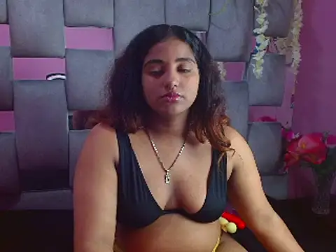 Sofia Hernandez  online show from 12-24-24, 11:49