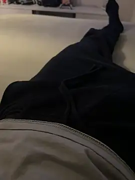 Snapshot of Sturmi18 chatting on 01-13-26, 05:07 Sturmi18 online show from 01-13-26, 05:07