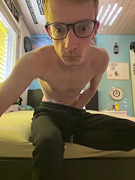 Snapshot of Sturmi18 chatting on 01-17-26, 10:42 Sturmi18 online show from 01-17-26, 10:42