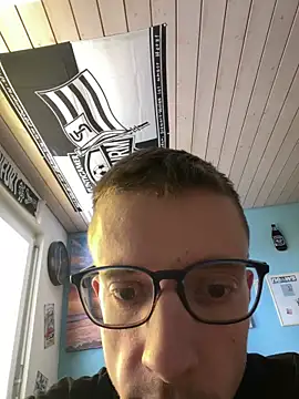 Snapshot of Sturmi18 chatting on 03-04-26, 09:37 Sturmi18 online show from 03-04-26, 09:37